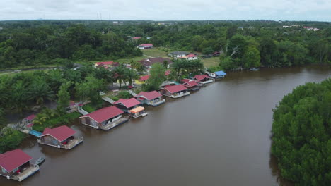 Casas-Flotantes-En-Rompin-Pahang-Malasia