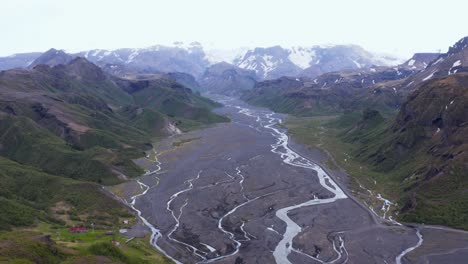 Glacial-river-floodplain-in-Þórsmörk-scenic-valley-of-Iceland,-aerial
