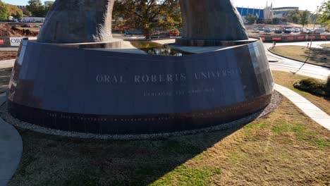 Oral-Roberts-University-sign-and-praying-healing-hands-statue