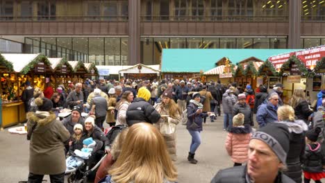 Crowded-Square-Christkindlmarket-Chicago-Day