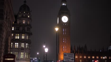Low-angle-shot-of-Big-ben-by-night-London
