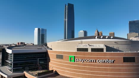 Paycom-Center.-Aufsteigende-Luft-Zeigt-Die-Skyline-Von-Okc