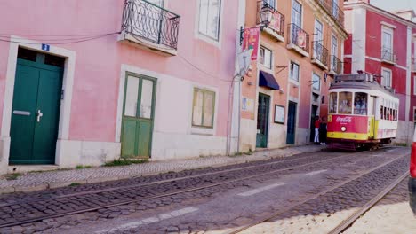 Tranvía-Tradicional-De-Lisboa-En-Las-Calles-De-Lisboa