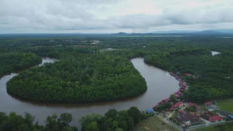 Meandering-river-in-Rompin-Pahang,-Malaysia