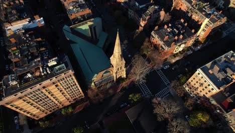 Die-Erste-Kirche-Von-Boston-In-Boston,-Massachusetts---Nach-Unten-Geneigte-Luftaufnahme