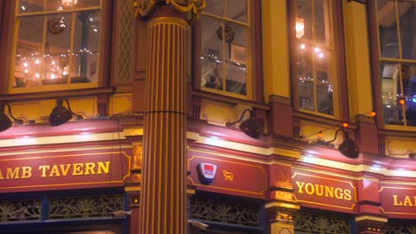 Picturesque-Leadenhall-market,-one-of-the-oldest-markets-in-London,-dating-back-to-the-14th-century
