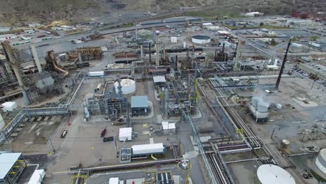 Oil-processing-facility-aerial-shot-in-Salt-Lake-City,-Utah