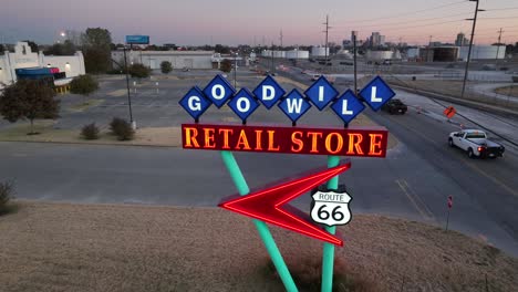 Goodwill-Einzelhandelsgeschäft-Entlang-Der-Historischen-Route-66-In-Tulsa,-Ok,-USA