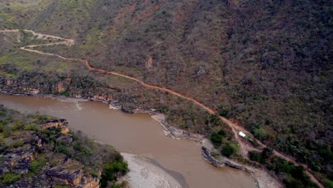 Amazonasfluss,-Der-In-Peruanische-Landschaft-Fließt