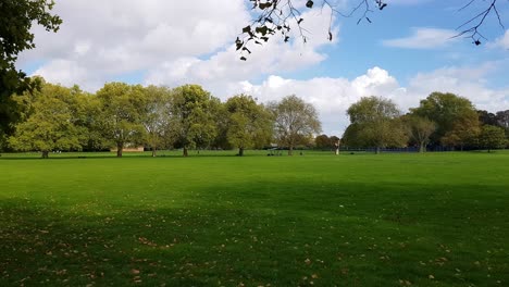 Panoramic-shot-of-the-Recreation-Ground-in-Southall,-Middlesex