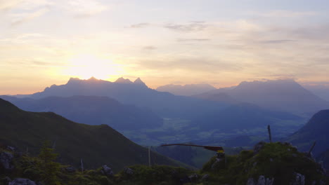Amanecer-Silueteado-Kitzbuehler-Cuerno-Cordillera-Revelar-Tirol-Kitzbuehel-Alp-Cumbre