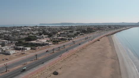 Luftaufnahme-Der-Straße-Nahe-Dem-Strand-In-Gawadar-Baluchistan