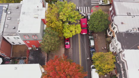 Aerial-View-of-Truck-WIth-Long-Trailer-Stuck-in-Street-Intersection,-Brooklyn,-New-York-USA