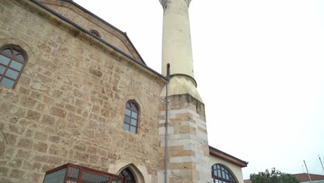 Mezquita-Mentrese-En-Veria-O-Veroia,-Históricamente-También-Deletreada-Berea-En-Día-Lluvioso
