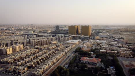 Ciudad-De-Riad-En-Arabia-Saudita-Con-Edificios-En-El-Fondo
