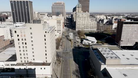 Downtown-Dayton-Ohio-Reveal-up-Aerial