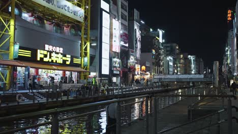 Osaka-Kanal-Und-Einkaufszentrum-Don-Quijote-In-Shinsaibashi