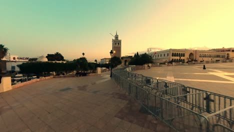 Increíble-Y-Hermosa-Plaza-Kasbah-En-Medina-De-Túnez,-Túnez-|-Deambulando-Por-Las-Calles-Tunis-Medina,-Tunisia-#tunisia-#travel