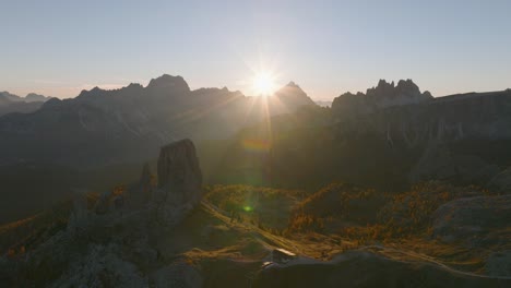 Ein-Sonnenuntergang-über-Den-Gipfeln-Der-Dolomiten