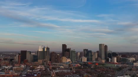 Denver-Stadtbild-Drohne-Mitten-Im-Winter