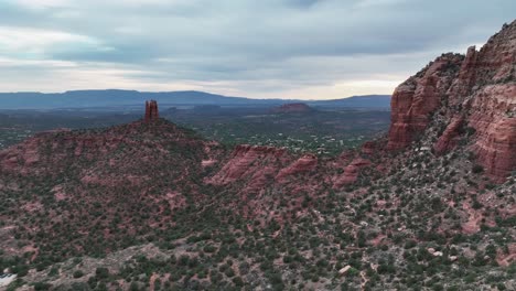 Nationalpark-Mit-Sedimentären-Roten-Felsbergen-In-Sedona,-Arizona