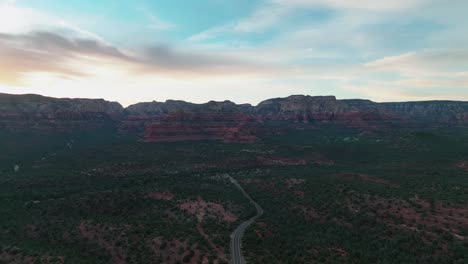 Panoramic-View-Of-Red-Sedimentary-Rocks-In-Sedona,-South-West-Arizona,-United-States