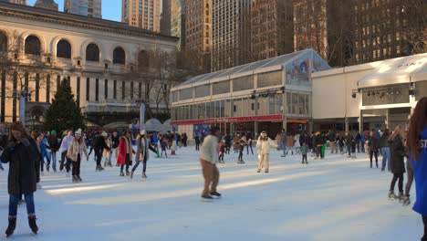 The-Ice-Rink-At-Bryant-Park's-Winter-Village-In-New-York,-United-States
