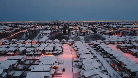 Luftaufnahme-Von-Vorstadthäusern-Im-Winter-In-Der-Stadt-Calgary-Im-Winter