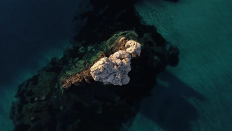 4k-aerial-ocean-island-in-Italy