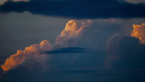 Time-lapse-of-storm-cloud-formation