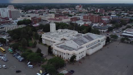Condujo-Video-Del-Ayuntamiento-En-Bulawayo,-Zimbabwe