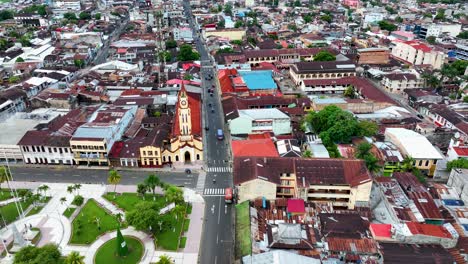 Vista-Aérea-De-Iquitos,-Perú,-También-Conocida-Como-La-Capital-De-La-Amazonía-Peruana