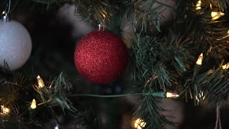 White-and-red-ornament-on-Christmas-tree