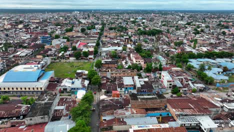 Vista-Aérea-De-Iquitos,-Perú,-También-Conocida-Como-La-Capital-De-La-Amazonía-Peruana