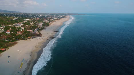 Aerial-view-of-Puerto-Escondido's-beautiful-beaches-in-Mexico