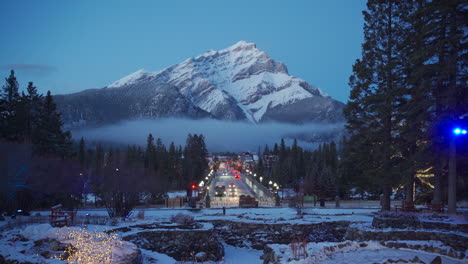 Winter-scene-in-the-mountains-of-Banff,-Alberta,-Canada,-during-the-evening-in-blue-hour