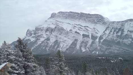 Beautiful-mountain-in-snowy-Alberta,-Canada
