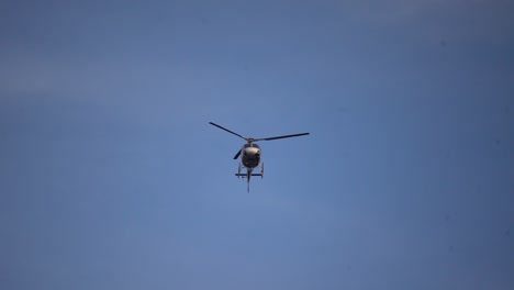 Helicóptero-Sobrevolando-La-Escena-De-Las-Noticias