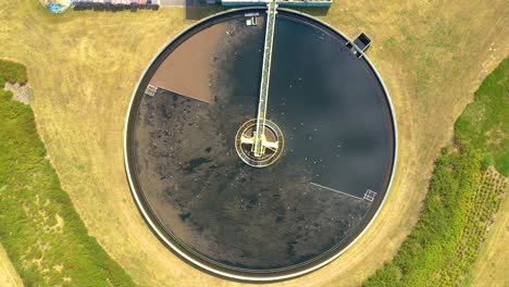 Luftaufnahme-Der-Modernen-Wasserreinigungsanlage-In-Der-Städtischen-Kläranlage