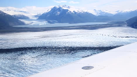 Los-Aviones-Vuelan-Por-Los-Glaciares-En-Alaska