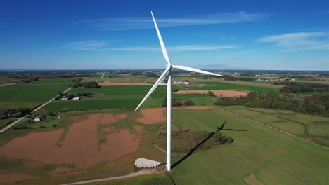 Turbinas-Eólicas-Soplan-En-El-Viento-De-La-Campiña-De-Wisconsin