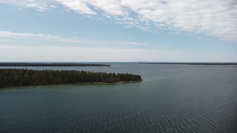 Aerial-Michigan-Lake-and-Islands