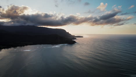 A-drone-shot-of-Hanalei-Bay-at-sunset-at-the-island-of-Kauai,-Hawaii