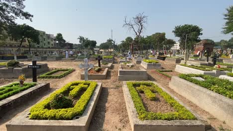 Vista-Del-Lugar-Del-Cementerio-En-Dhanbad-India-Durante-La-Mañana