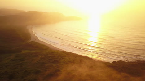 Brillant-Sonnenaufgang-Nebel-Sydney-Australien-Die-Farm-Surf-Spot-Neujahr-Anfang-Des-Jahres-Atemberaubende-Bucht-Meerblick-Drohne-3-Von-Taylor-Brant-Film