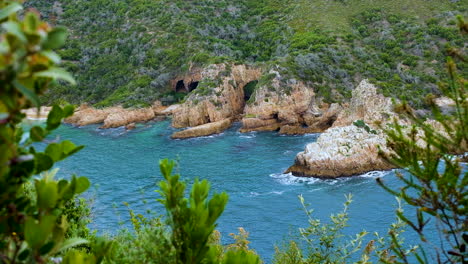 Natural-beauty-of-Featherbed-Nature-Reserve,-The-Heads---sea-caves,-rocky-coast