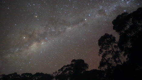 Australien-Schöne-Atemberaubende-Milchstraße-Souther-Cross-Nacht-Sternspuren-6-Zeitraffer-Von-Taylor-Brant-Film