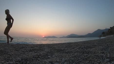 Sonnenuntergang-Im-Zeitraffer-Vom-Strand-Von-Ölüdeniz-An-Der-Türkisfarbenen-Küste-Der-Türkei