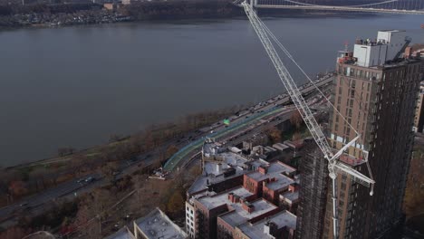 Steigende-Broadway-New-York-Infrastruktur-Neben-Der-George-Washington-Brücke