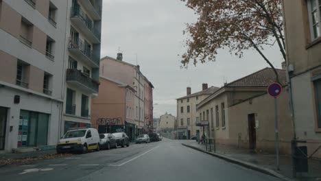 Fahren-In-Der-Innenstadt-Von-Lyon-Während-Der-Ferienzeit-2022